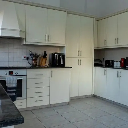 In Paphos * Κισσόνεργα