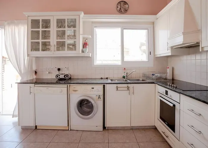 Villa In Paphos Kissonerga