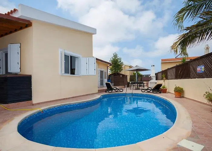 Villa In Paphos Kissonerga